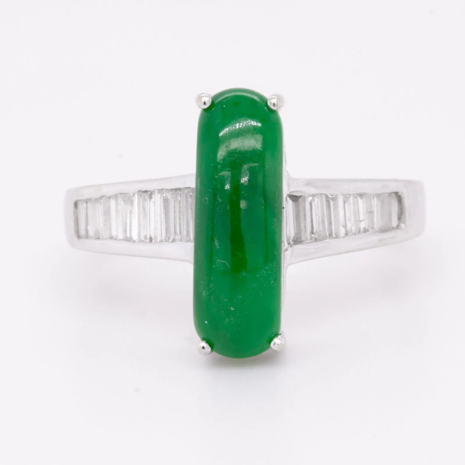 18k White Gold Oblong Oval Emerald & Straight Baguette Ring 0.35ctw G VS2 3.3g