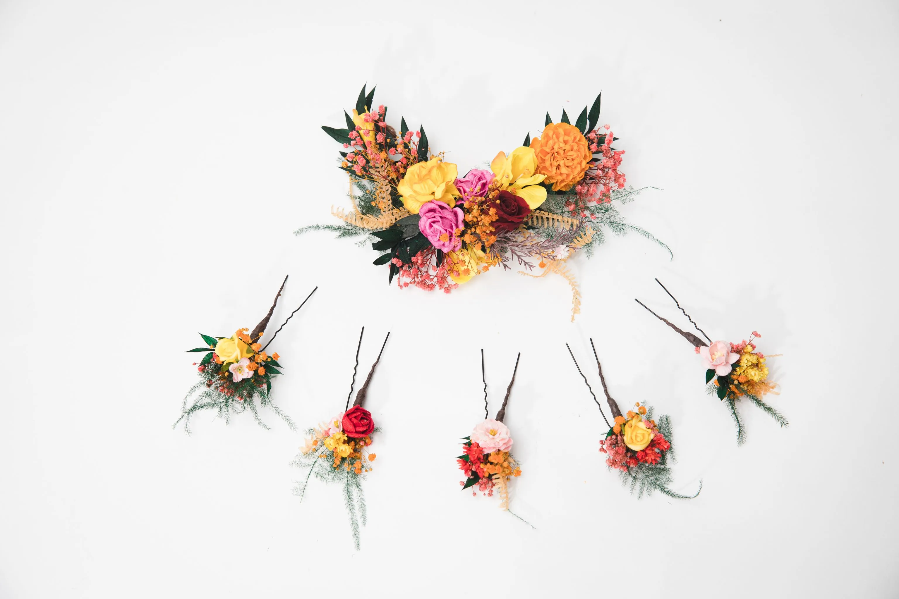 Autumn Frida Kahlo inspired hair vine Bridal flower headpiece Fall wedding Colourful flower hair vine Wedding hairstyle Autumn hair pins