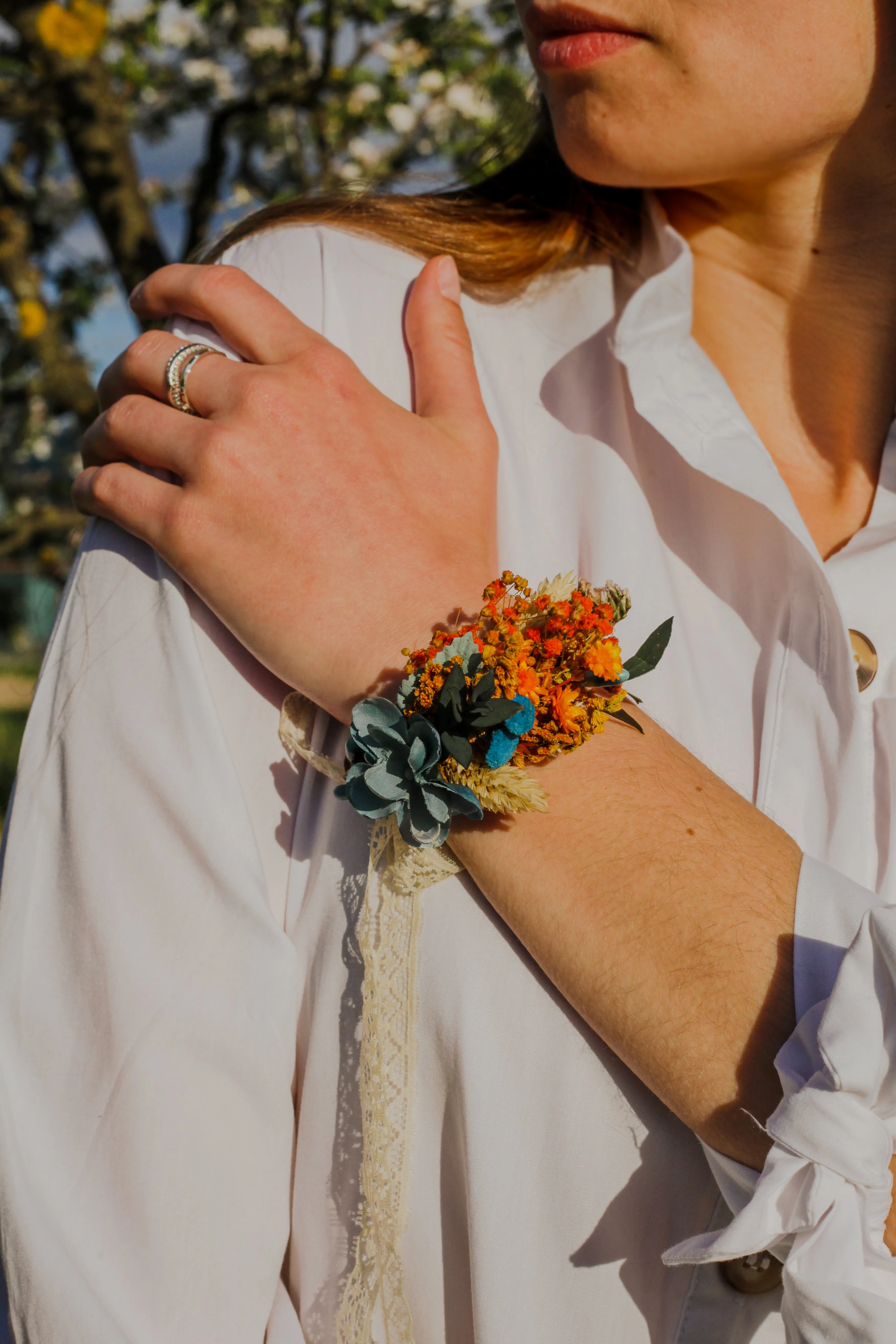 Bridal flower bracelet Meadow wrist corsage Natural flower bracelet Adjustable Magaela handmade Bridesmaid bracelets Jewellery Customisable