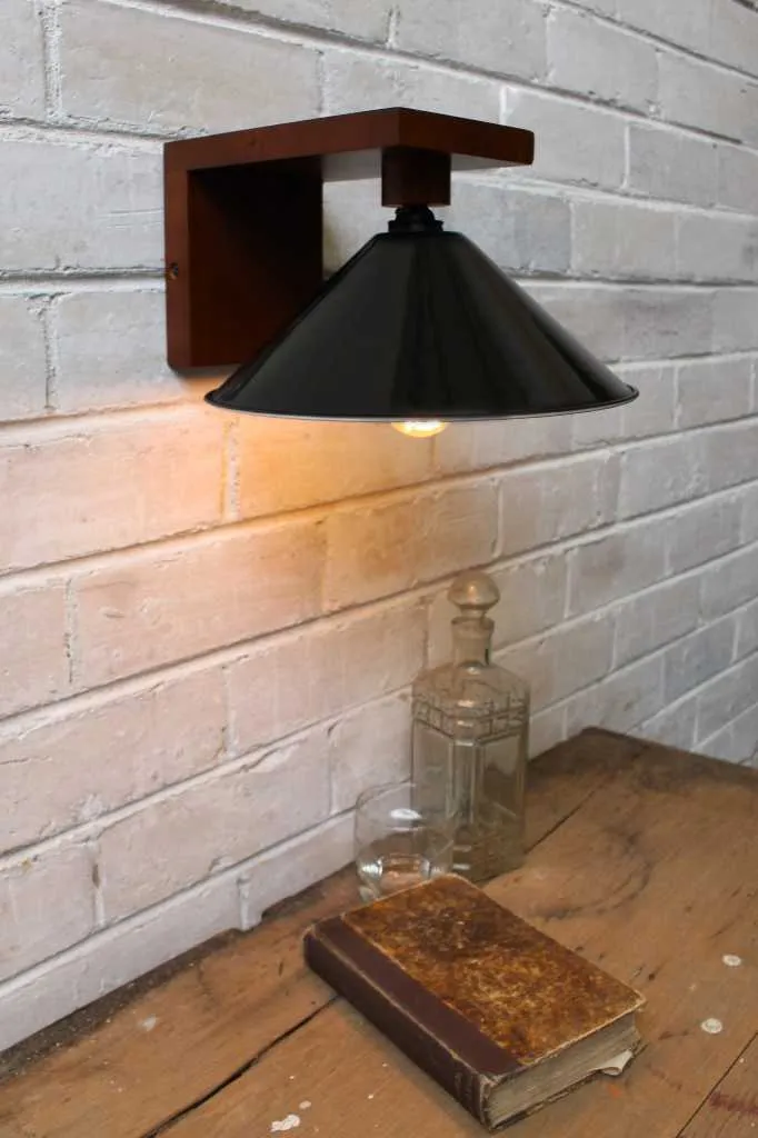 Cone Wood Wall Lamp