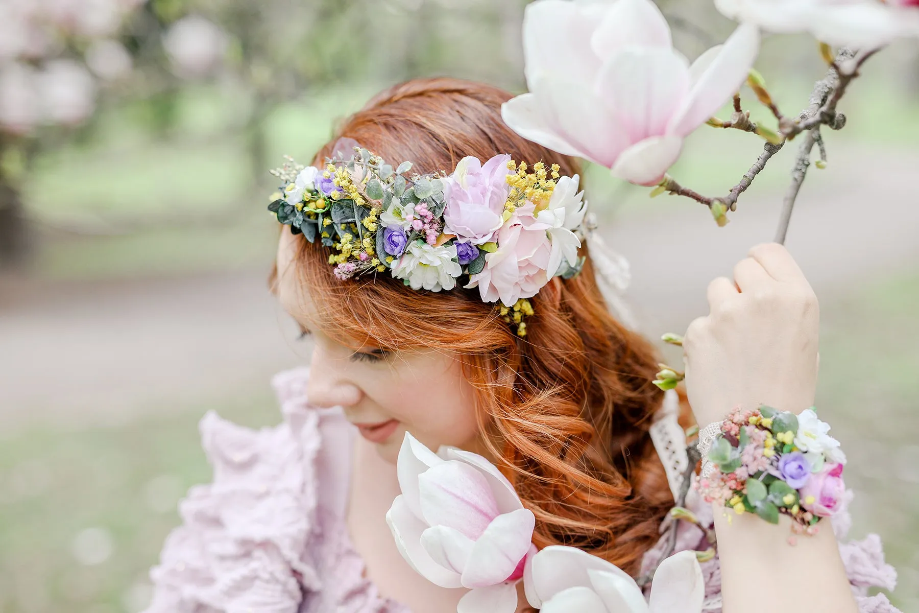 Flower bracelet Bridesmaid gift Matching bracelets Romantic wrist corsage Magaela Wedding accessories Customisable bridal wrist flowers