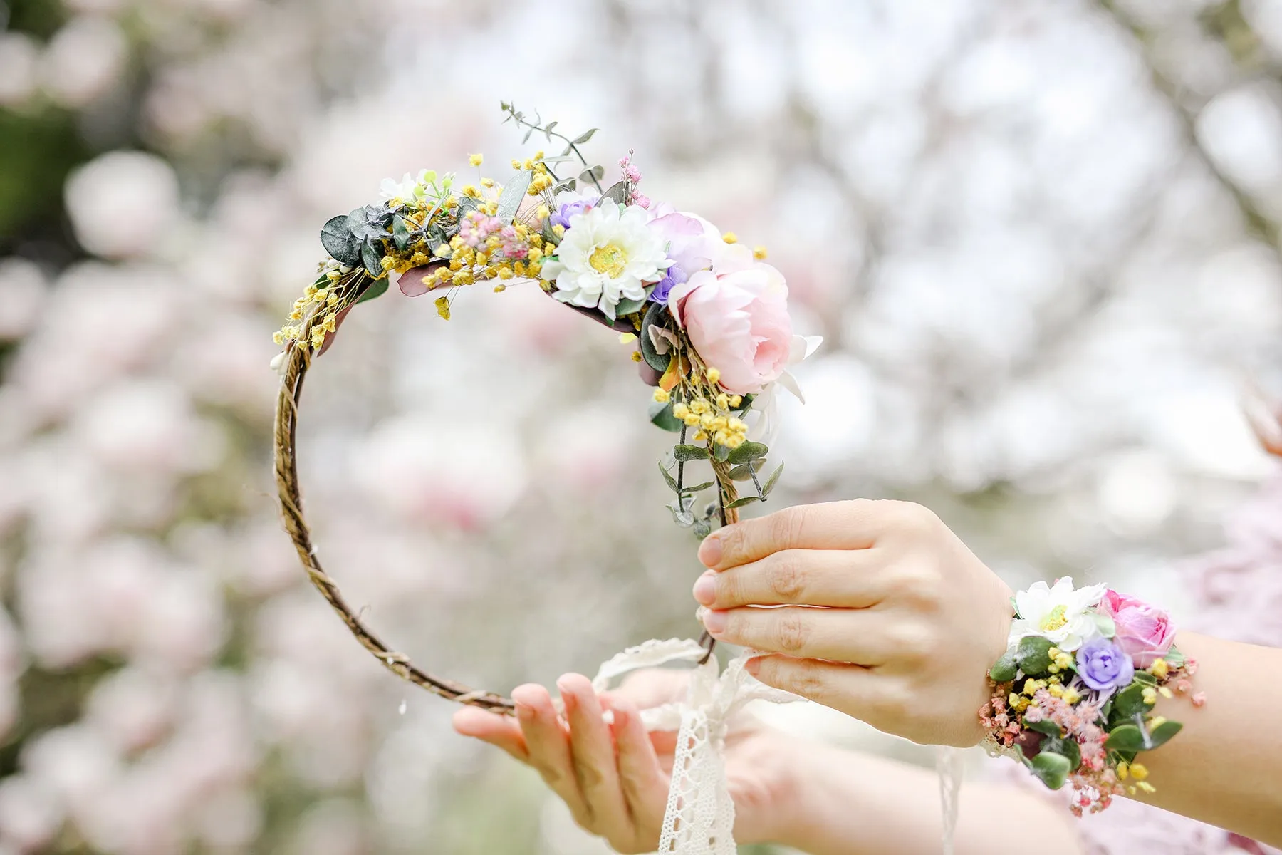 Flower bracelet Bridesmaid gift Matching bracelets Romantic wrist corsage Magaela Wedding accessories Customisable bridal wrist flowers