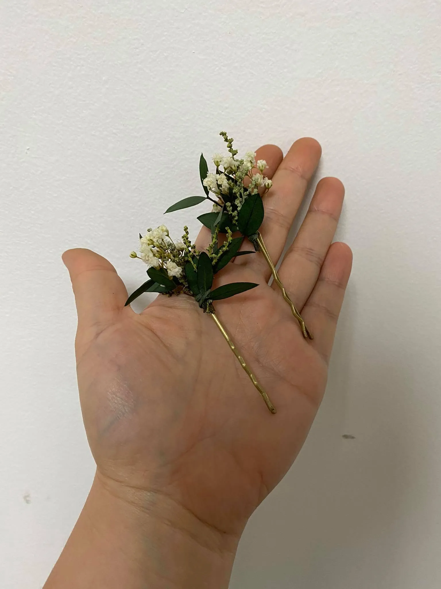 Greenery eucalyptus hairpins with baby's breath