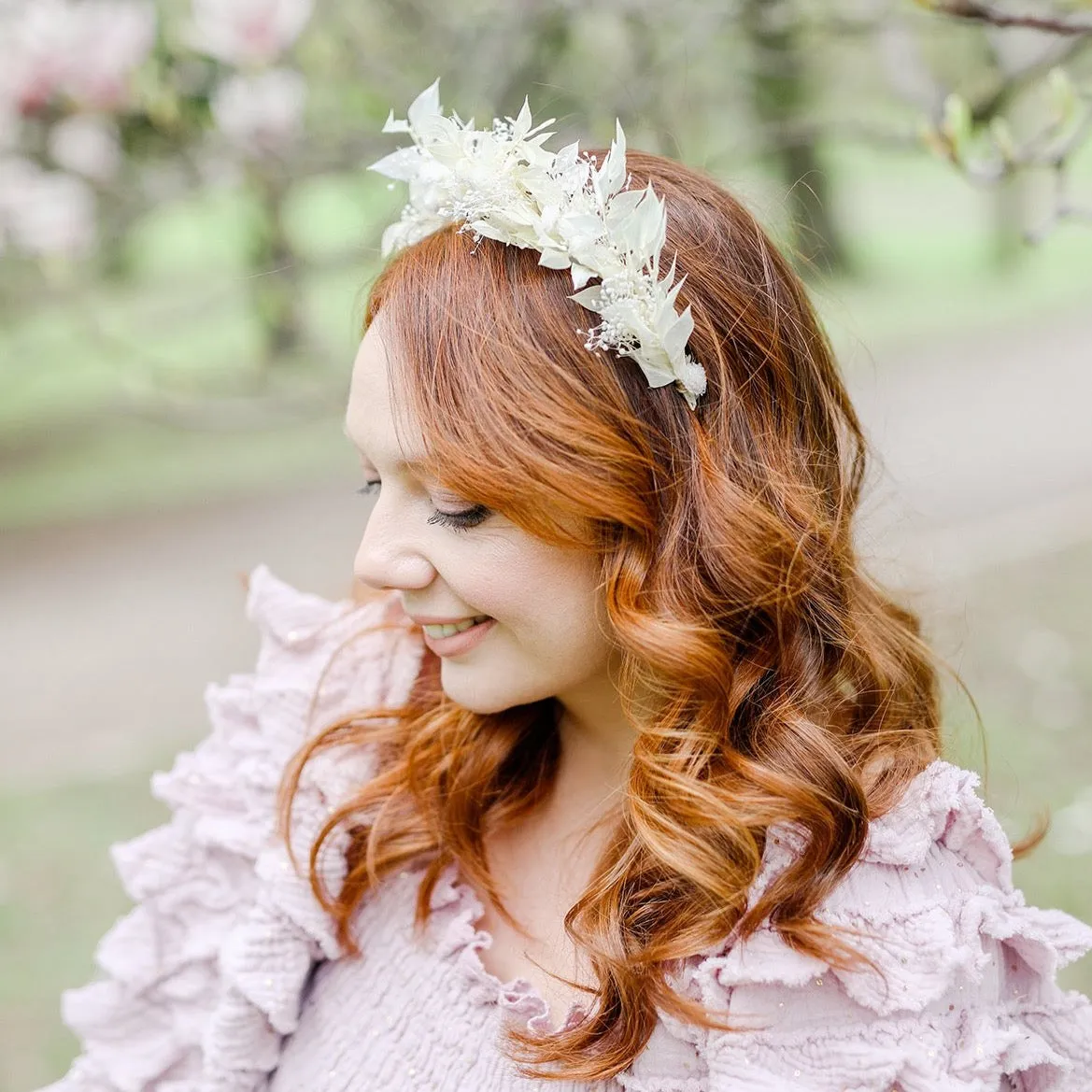 Ivory bridal headband Flower wedding headpiece Cream flower hair crown Boho flower headband Magaela Preserved Ivory and white headband