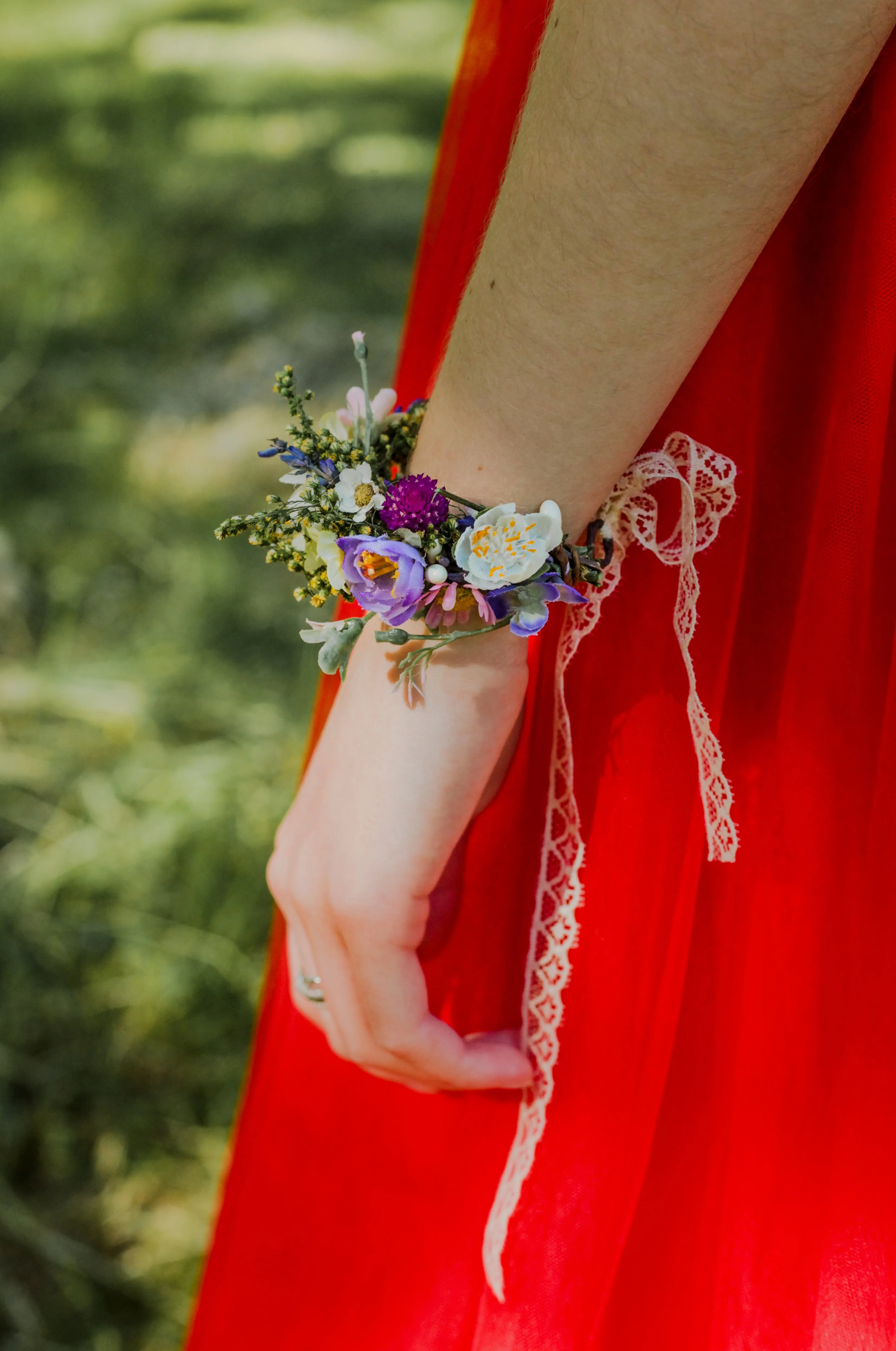 Meadow flower bracelet Wildflowers wrist corsage Bride to be Bridesmaid bracelet Natural wedding bracelet Flower girl bracelet Magaela