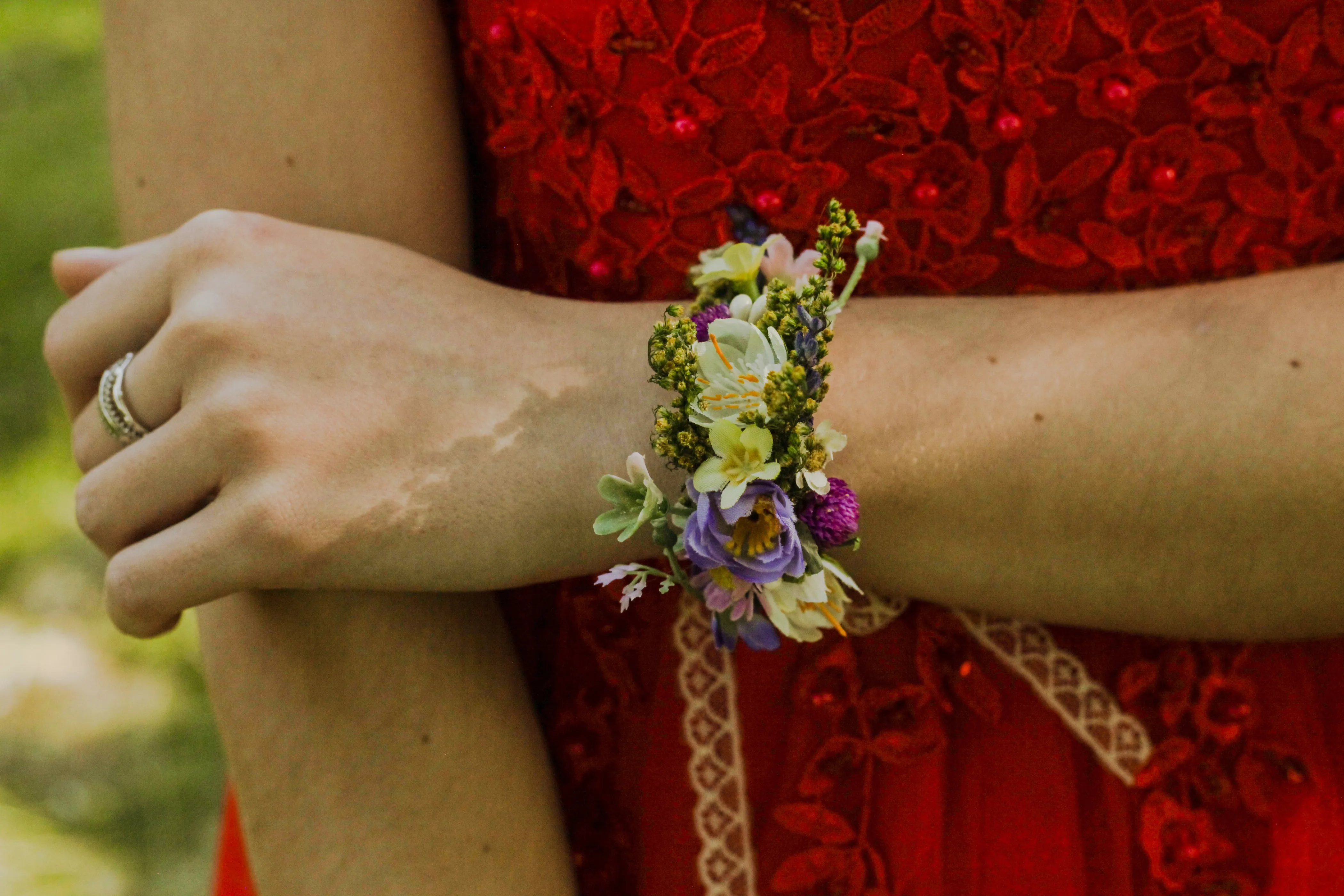 Meadow flower bracelet Wildflowers wrist corsage Bride to be Bridesmaid bracelet Natural wedding bracelet Flower girl bracelet Magaela