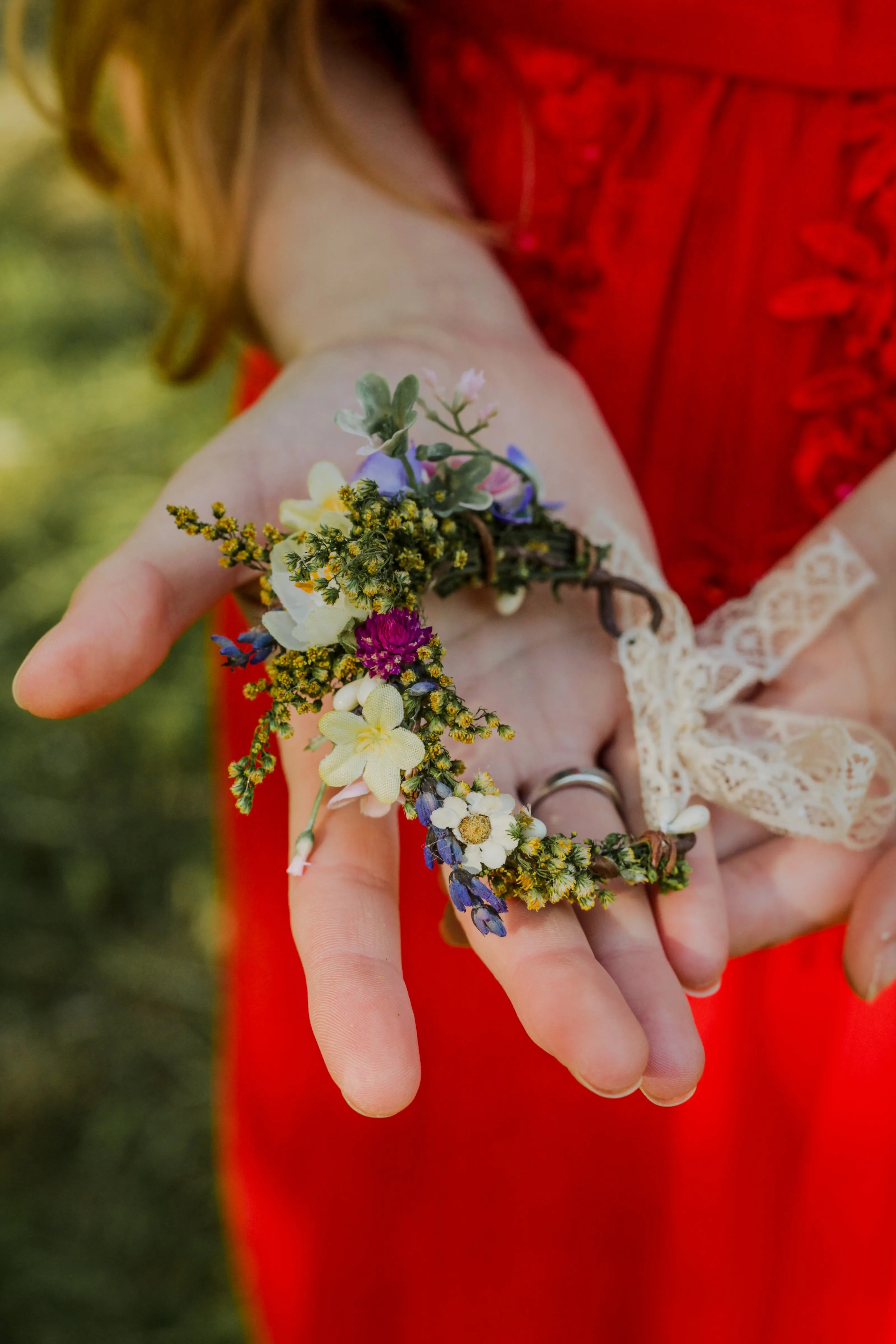 Meadow flower bracelet Wildflowers wrist corsage Bride to be Bridesmaid bracelet Natural wedding bracelet Flower girl bracelet Magaela