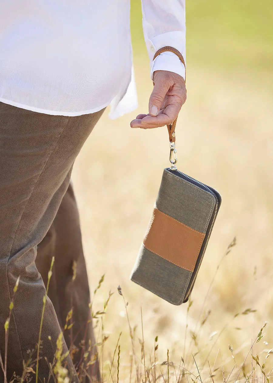 Paddock Wristlet Wallet in Vintage Canvas