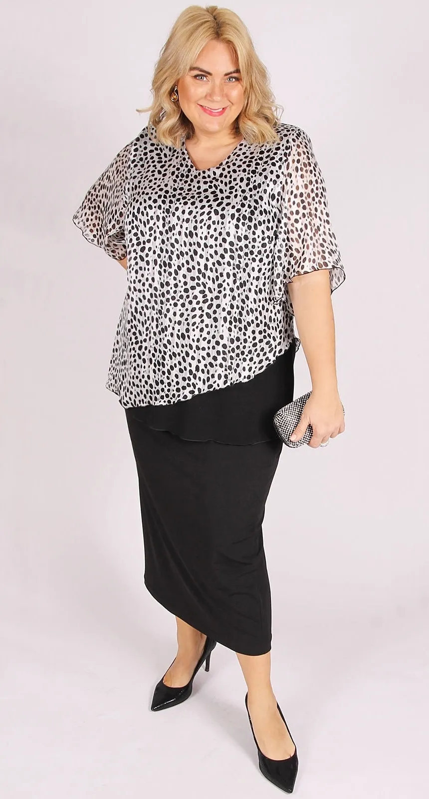 Sierra V-Neckline Asymmetric Top Black|White