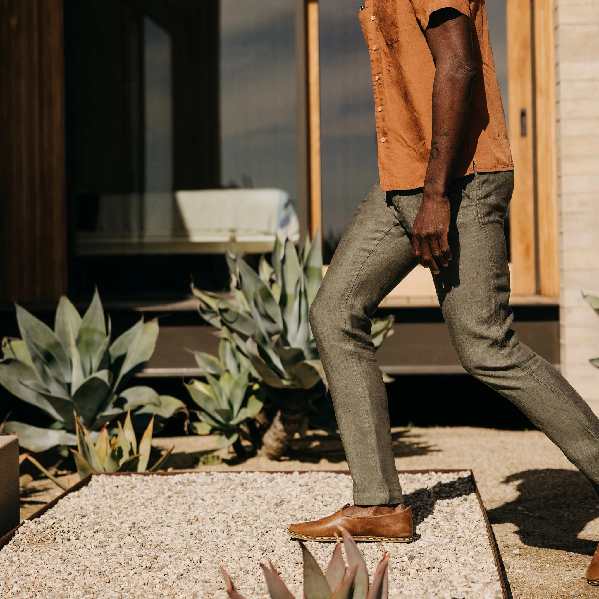 The Easy Pant in Olive Linen